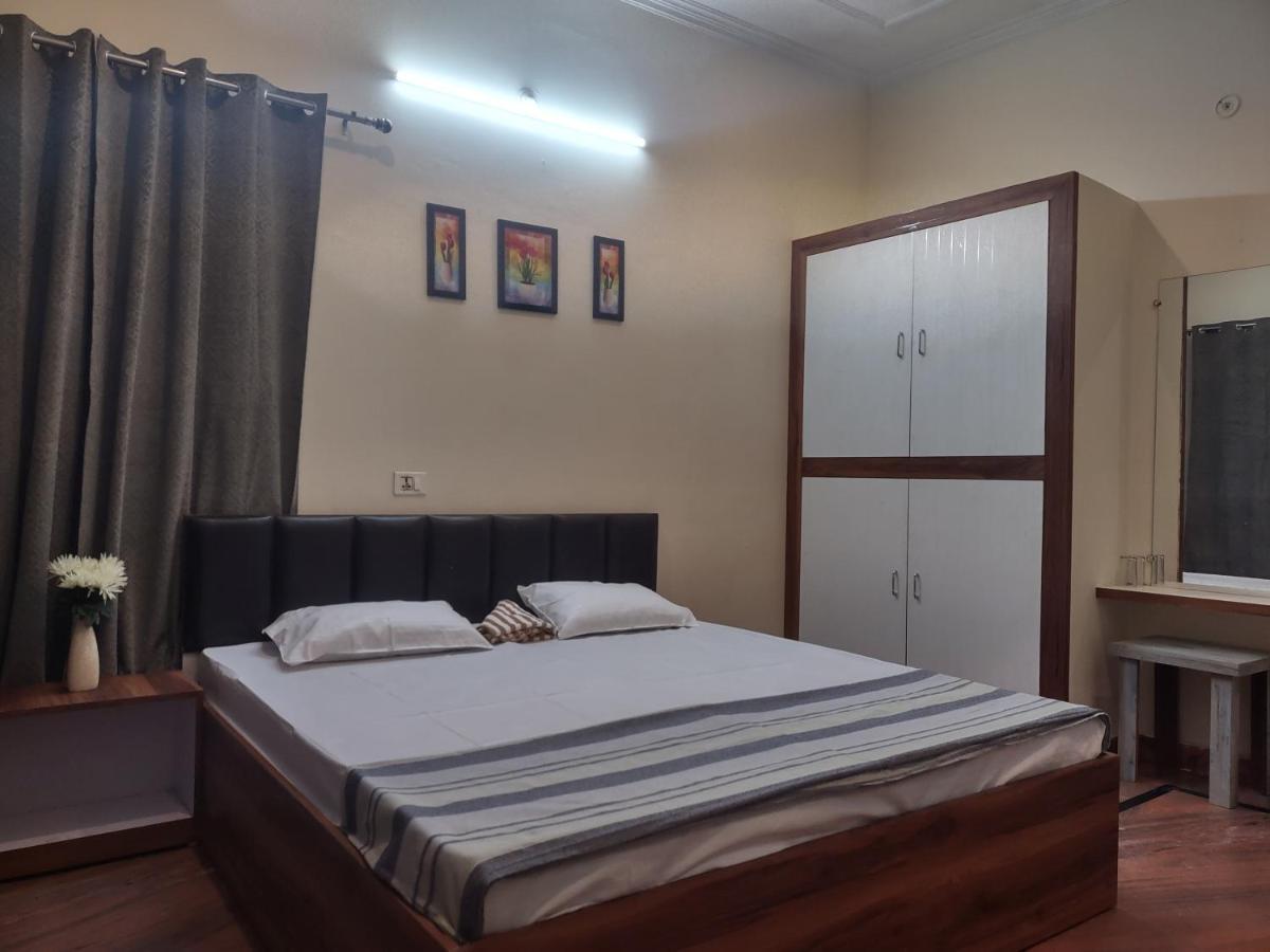 Paarijaat Homestay & Guesthouse Ayodhya Bagian luar foto