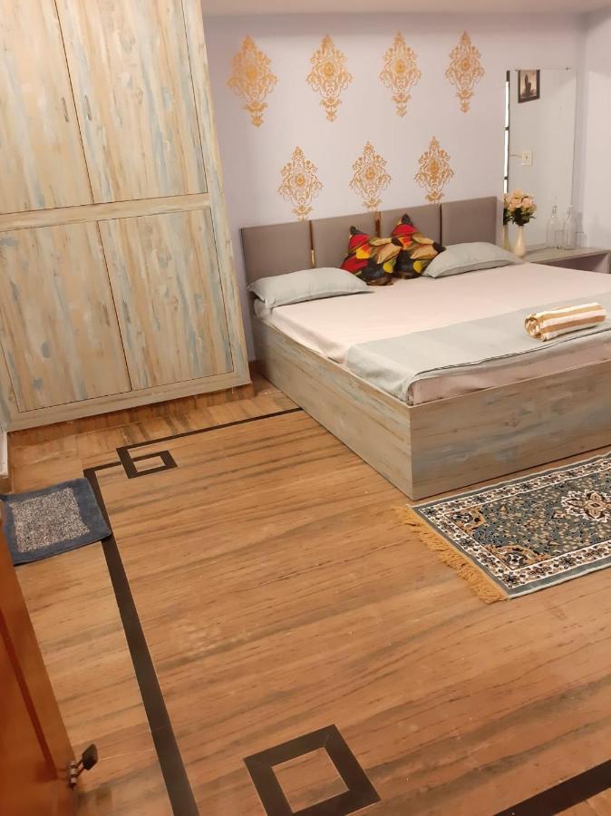 Paarijaat Homestay & Guesthouse Ayodhya Bagian luar foto