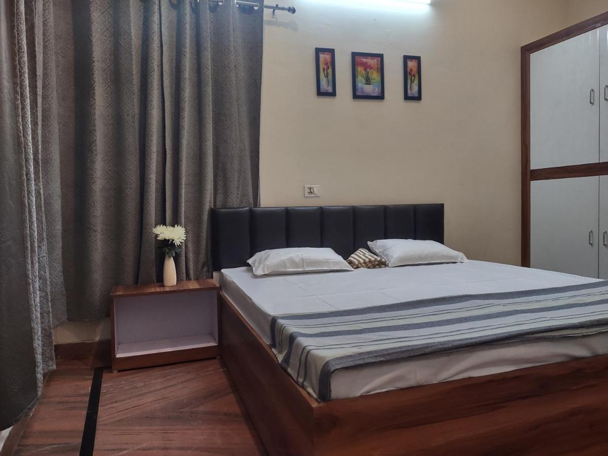 Paarijaat Homestay & Guesthouse Ayodhya Bagian luar foto