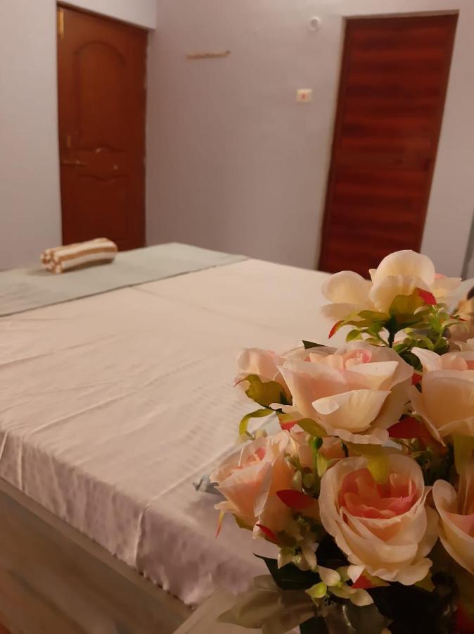 Paarijaat Homestay & Guesthouse Ayodhya Bagian luar foto